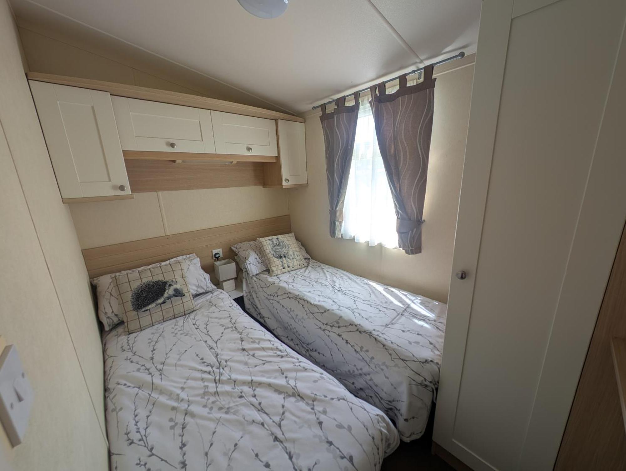 Red Squirrel Holiday Home In The Countryside, 10 Mins To Lligwy Beach Llandyfrydog Eksteriør bilde