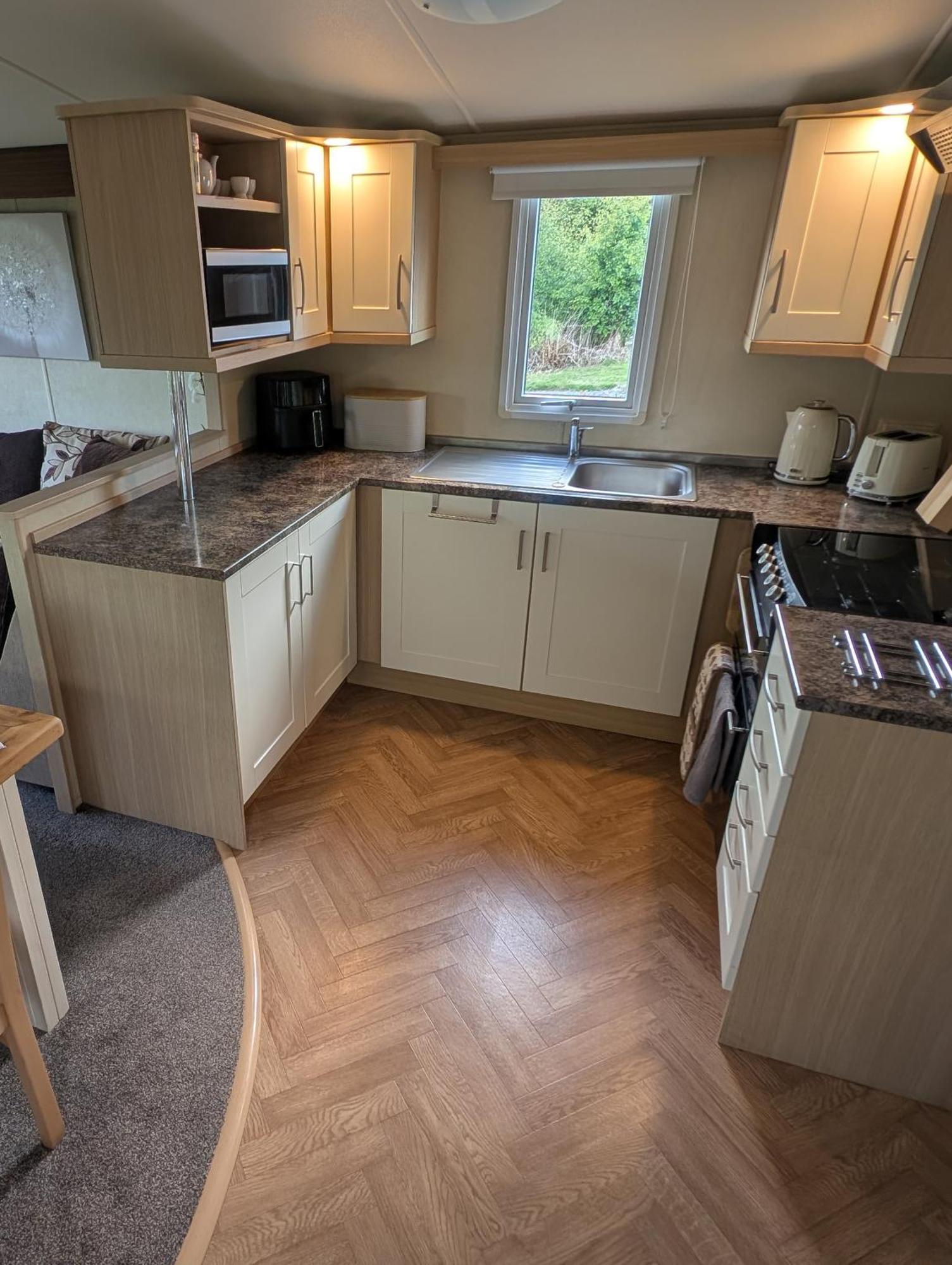 Red Squirrel Holiday Home In The Countryside, 10 Mins To Lligwy Beach Llandyfrydog Eksteriør bilde